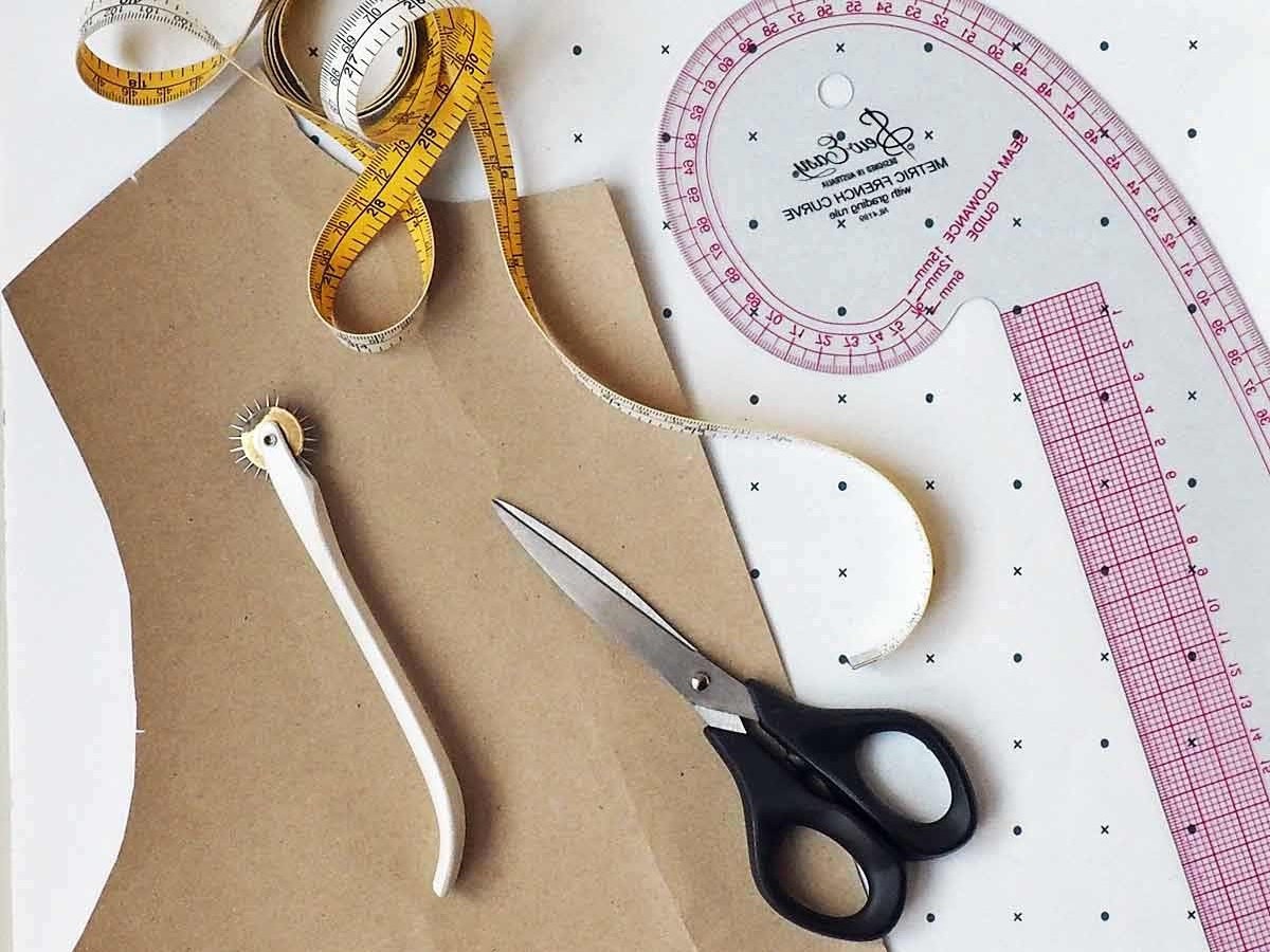 INTRO TO PATTERN CUTTING. LEARN TO DRAFT A BODICE BLOCK - SEW IT WITH