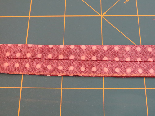 alt="How to make Rouleaux straps " />